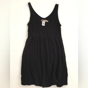 SPLIT Clothing~ Black Sleeveless Top Gathered Front Size Extra Small 100% Vicose